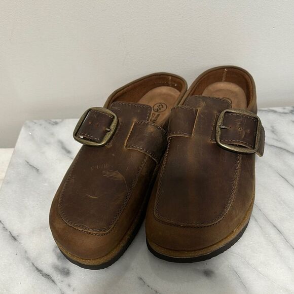 White mountain bueno brown leather Slip-On Shoes Sz 11 unisex NEW no box - Picture 1 of 11